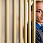 Yuval Noah Harari: Leckék a járvány első éve után