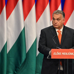 "Ne ódzkodjunk a kemény szavaktól" - Orbán Viktor évértékelő percről percre