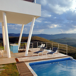 Szédítő panoráma a medencéből - lenyűgöző brazil luxusvilla