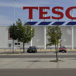 Épp leghűségesebb vásárlóit károsította meg a brit Tesco új intézkedése