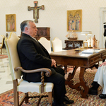Csak a pápa békepártibb Orbánnál a Nézőpont kutatása szerint