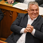 Orbán arcai az Alaptörvény átírásának és a hiperoptimista költségvetés elfogadásának idején