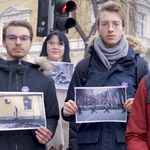 Az orosz követség előtt gyűjtött Ukrajnának a Momentum