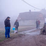 A gyöngyöspataiak, akiknek "a haza egy kevéssé pozitív hangzású s tartalmú szó"