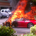 Kigyulladt egy parkoló Ferrari F430-as Floridában - fotó, videó