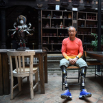 Mindkét lábát amputálták, 69 évesen mégis felért a Mount Everest csúcsára