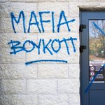 Maffia-feliratot fújtak több trafikra éjjel - fotók