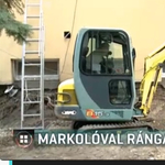 Markolóval rángatta a bombát egy munkás Budán