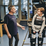 Minden kerekesszéket exoskeletonra cserélne egy francia startup