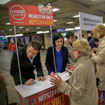 Már gyűjtik az aláírásokat a szocialisták – fotók