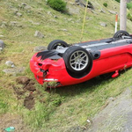 Értékesítő borított tetőre egy Dodge Viper - fotó