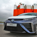 Jobb, ha szokja a látványt, már Európában a Toyota Mirai