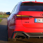 Komoly sportkocsikat utasít maga mögé az 1001 lóerős kombi Audi RS6