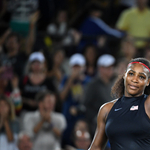 Serena Williams nemcsak terhes, hanem meztelen is a Vanity Fair címlapján