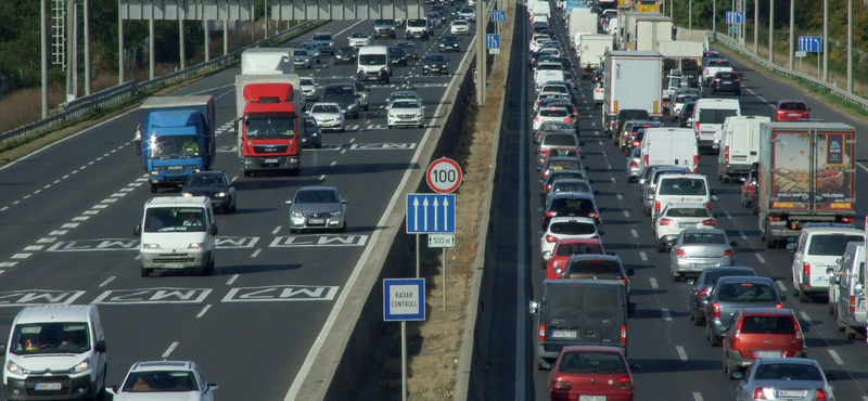 Kigyulladt egy kamion, lezárták az M7-est a Balaton felé