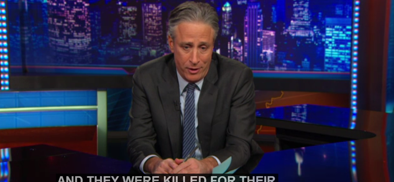 Jon Stewart: nem kéne bátorság a viccelődéshez