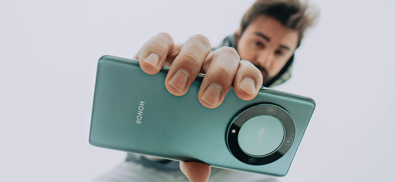 Egy töltéssel három napon át bírja, és három kamerával is fotóz: itt a Honor Magic5 Lite