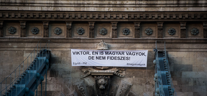 "Viktor, én is magyar vagyok, de nem fideszes" - megszüntették az eljárást az Együtt-PM-esek ellen