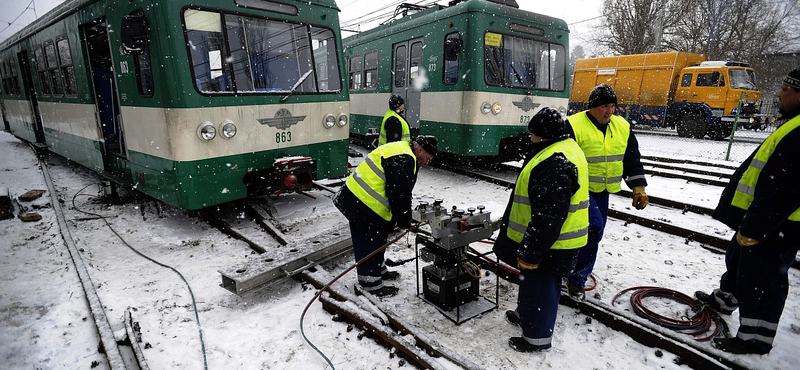 Baleset történt Budakalászon, nem közlekedik a HÉV