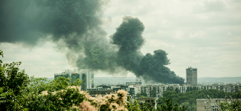 Eljárást indít a rendőrség az angyalföldi raktártűz miatt