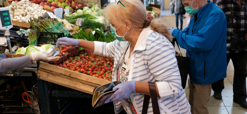 Nem minden boltban lesz az időseknek fenntartott idősáv