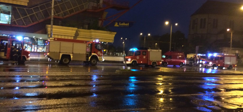 Megint füstölt egy kocsi, nem járt egy szakaszon a 3-as metró