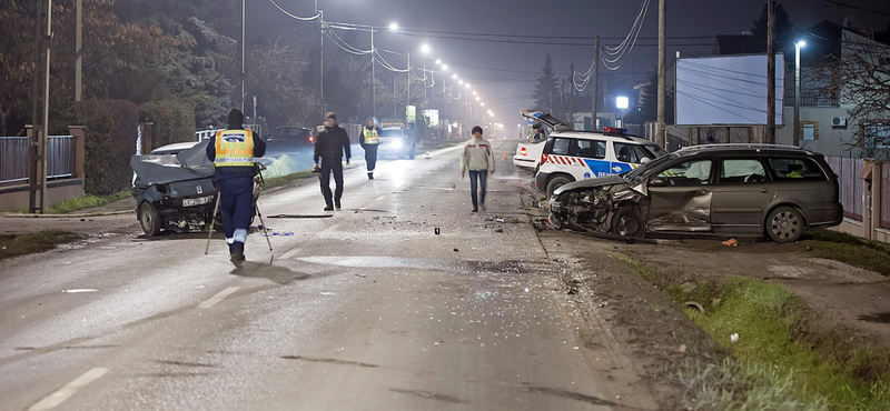 Fotó: halálos, frontális ütközésben összeroncsolódott Kispolski