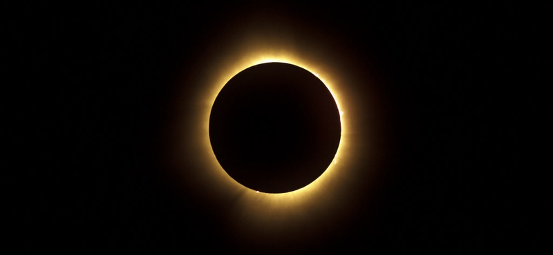 Fotókon a teljes napfogyatkozás, amely miatt egész Amerika lázban égett