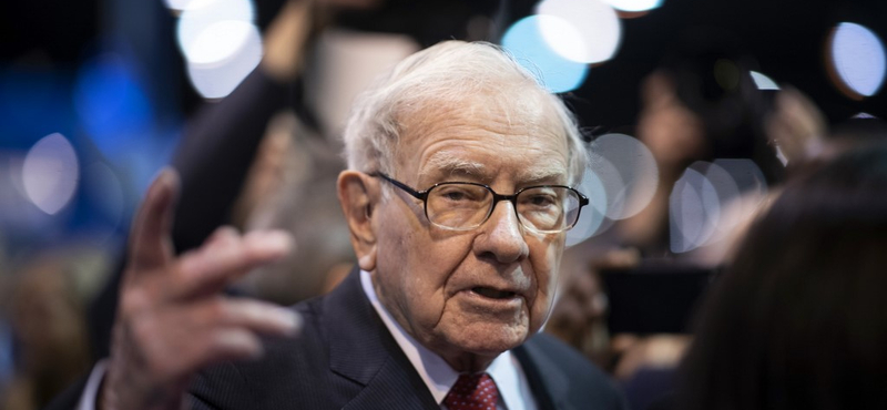 Jótékonyság miatt kiesett a leggazdagabbak közül Warren Buffett