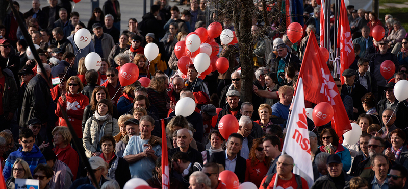 Az MTI órákra elfeledkezett az ellenzéki kampányzárókról