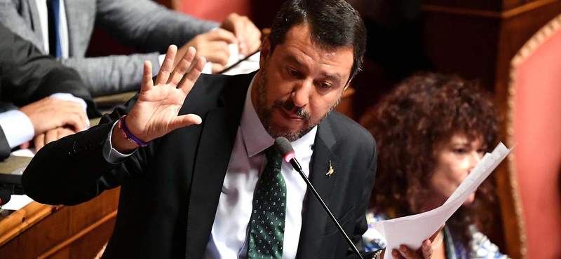 Matteo Salvini keveri a kártyákat Rómában, de senki nem követné a stratégiáját