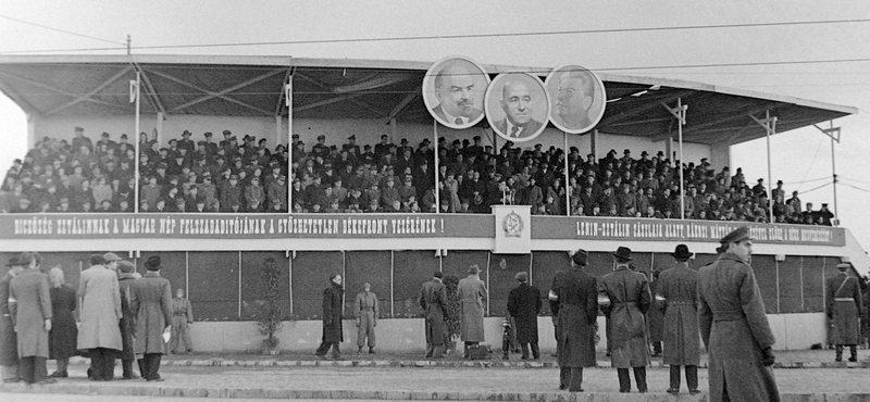 És akkor lett Árpád híd, és eltűnt az Oktogon, a nép meg tapsolt