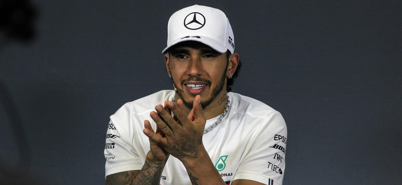 Aláírt végre Hamilton a Mercedeshez