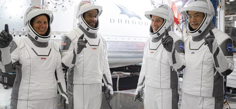 Megismételné a történelmi sikerét a SpaceX, négy űrhajóst vinne a Nemzetközi Űrállomásra