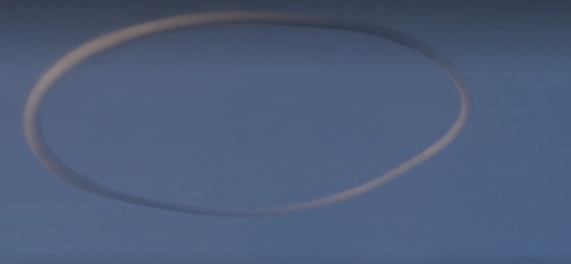 En un impresionante vídeo, el Etna emite periódicamente anillos de humo