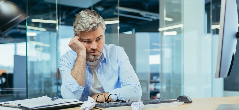 Depresszió a munkahelyen: mit tehetünk, ha észrevesszük a jeleket?