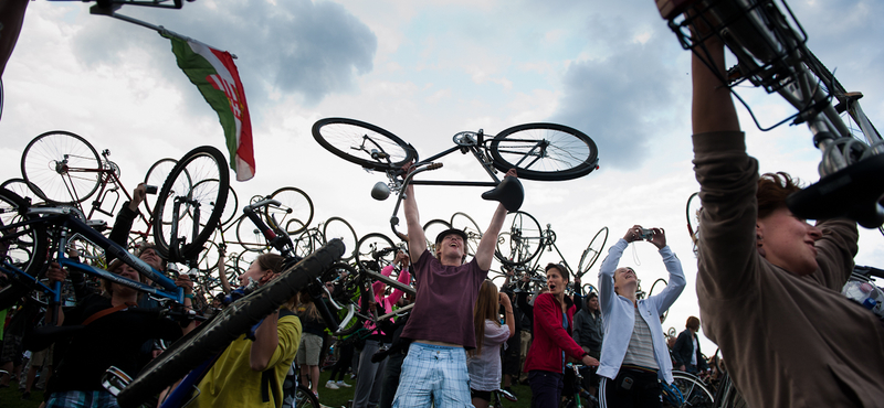 Ma este bedugulhat Budapest belvárosa - ismét elstartol a Critical Mass