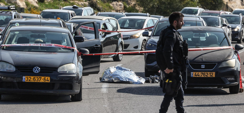 Merénylők lövöldöztek Jeruzsálemben, többen megsebesültek