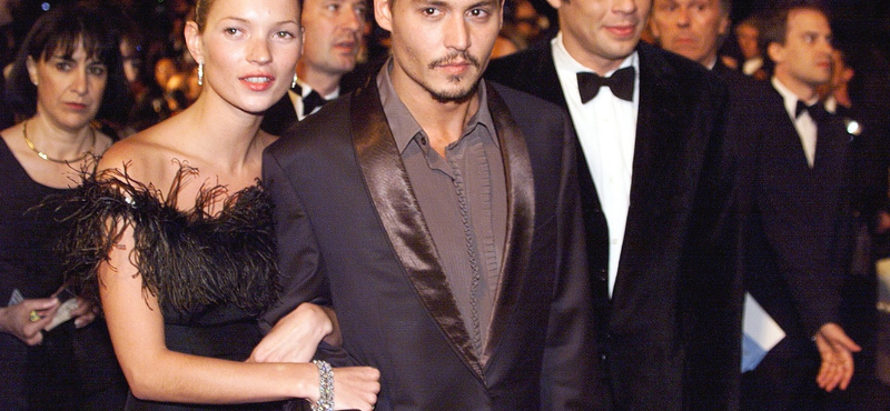 Jegygyűrűt villantott Johnny Depp