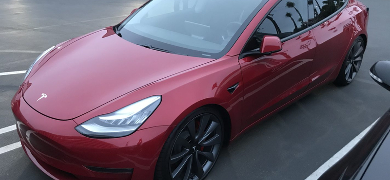 Elérte a napi ezret a Tesla Model 3 típusának a gyártása