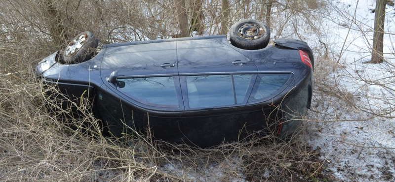 Keresnek egy balesetet okozó fantom autóst