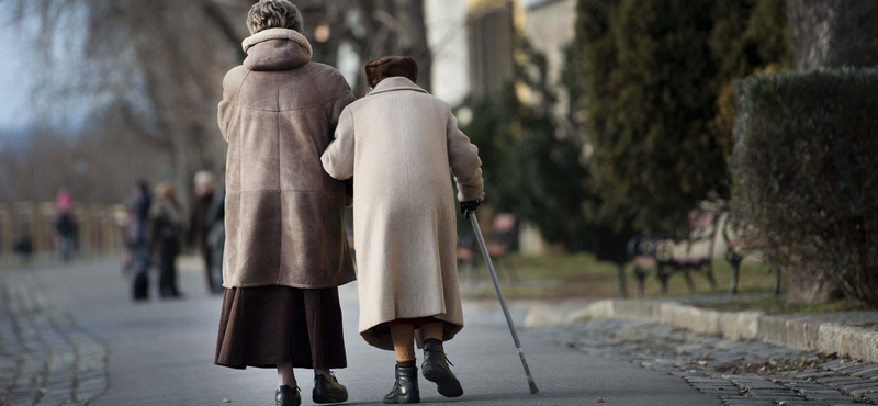 A magyarok közel harmada kap nyugdíjat