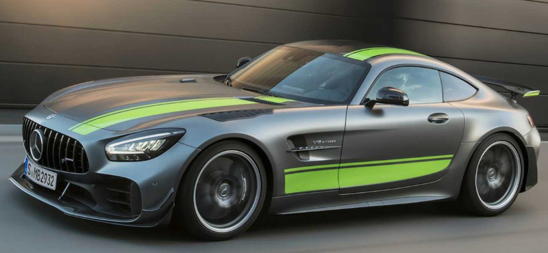 "Limitált, mint a Feleségem" - posztolta Schobert Norbi a méregdrága Mercedes sportkocsiról