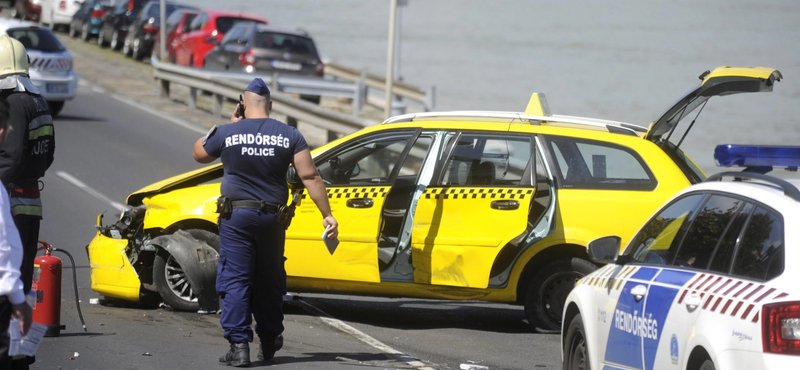 Előzetesbe kerülhet az üldözés után lekapcsolt budapesti taxis