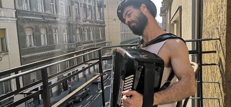 Budapesten is lesz karantén-erkélykoncert