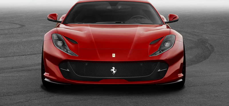 Tovább üvölt a szívó V12-es motor, jövőre újabb izgalmas Ferrari érkezik