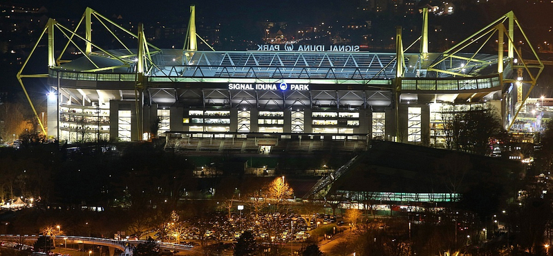 Egy valódi bomba miatt ürítették ki a Dortmund stadionját