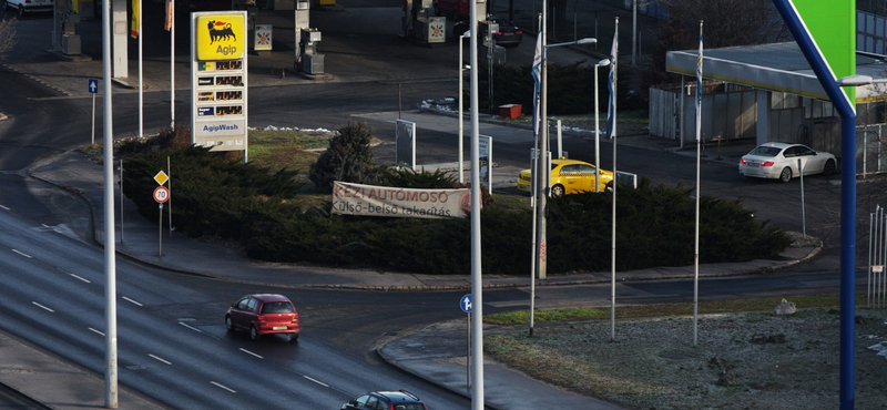 Ha benzinkútra építik a hipermarketet, nyitva lehet vasárnap