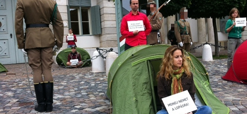 Bajnaiék tüntetni fognak ma a Fidesz-székháznál