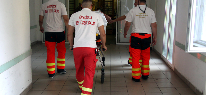 Dühében visszautalta egy mentő az év végi juttatásként kapott 4500 forintot